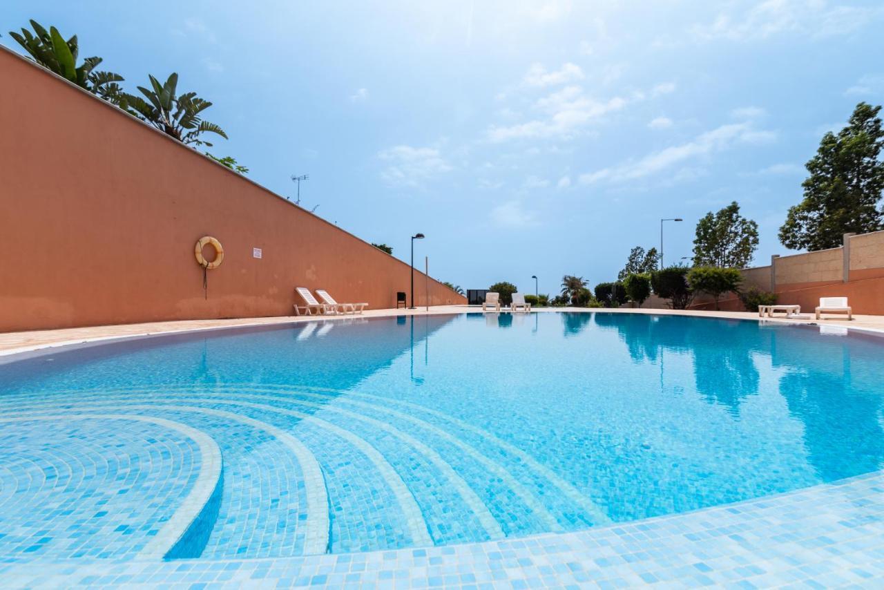Comfortable 4-Bedroom Villa With Private Gardens Адехе Экстерьер фото
