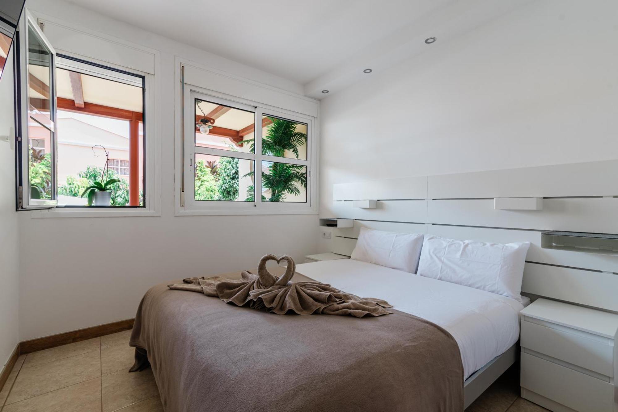 Comfortable 4-Bedroom Villa With Private Gardens Адехе Экстерьер фото