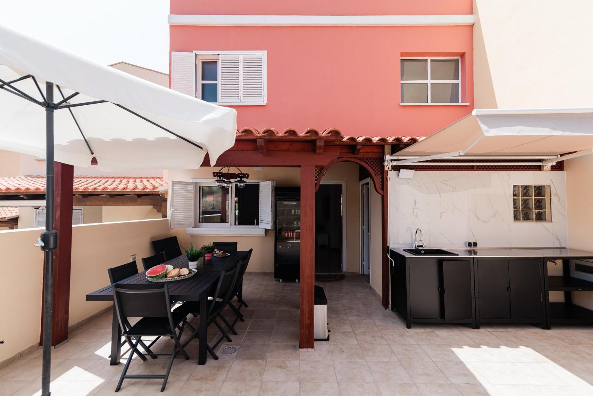 Comfortable 4-Bedroom Villa With Private Gardens Адехе Экстерьер фото